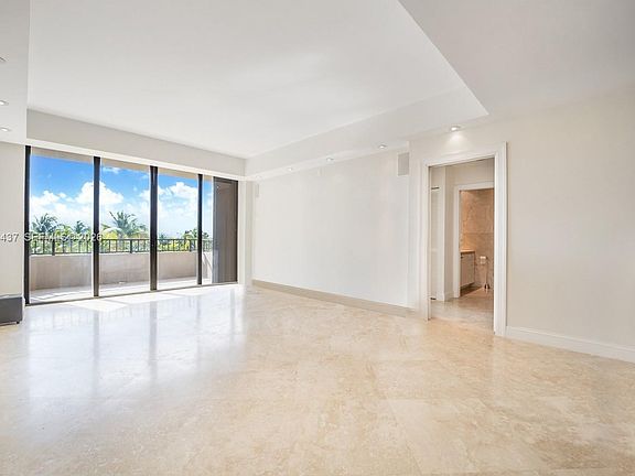 5th image of 151 Crandon Blvd APT 439
