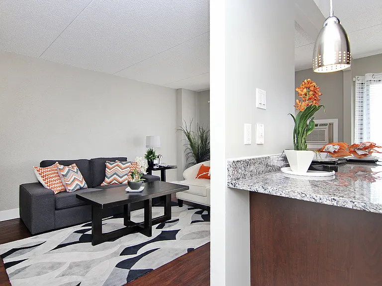 123 10th Ave SW — Photo 48