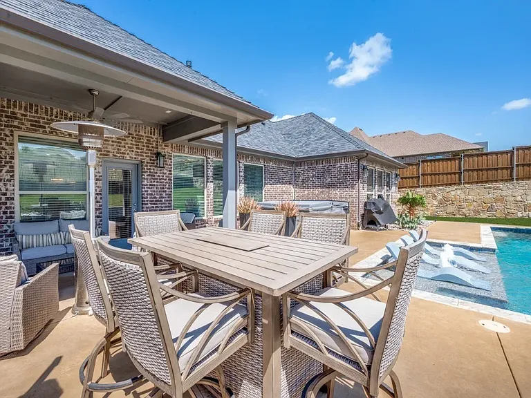 1044 Myers Park Trl — Photo 16