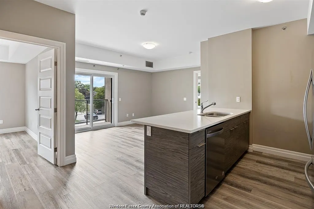 2 bed, 2.0 bath, 1073 sqft, $2,100 — Photo 3