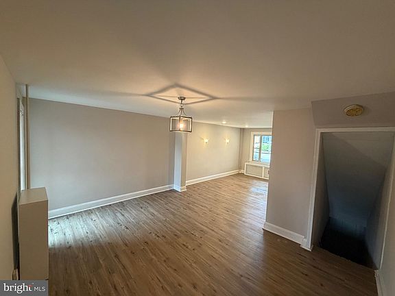 5th image of 705 Ashburton St
