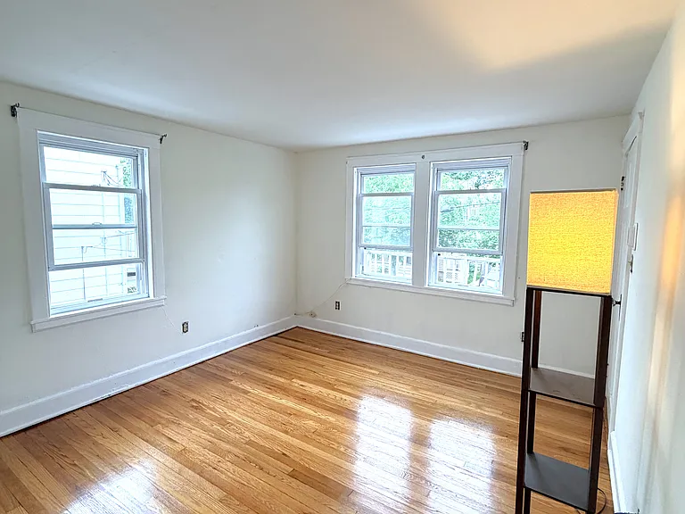 15 Lawn Ave #2 — Photo 7
