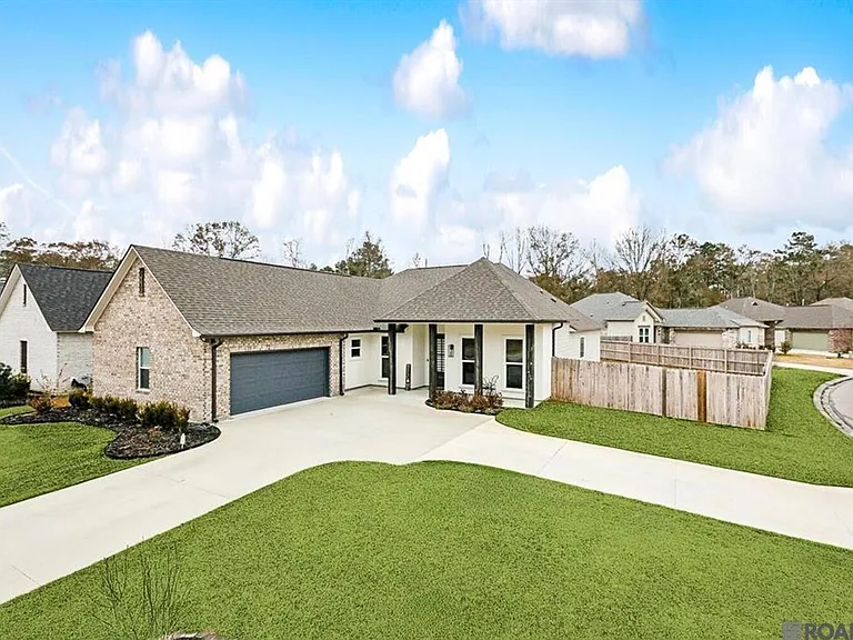9533 S Creek Dr — Photo 1
