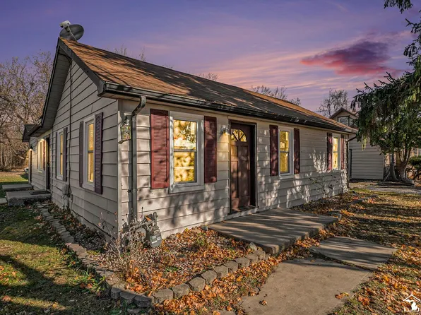 20486 Gibraltar Rd, Brownstown, MI 48183