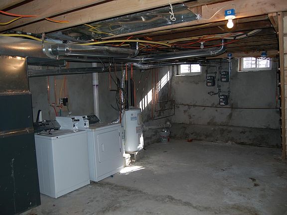 Basement/shared Laundry