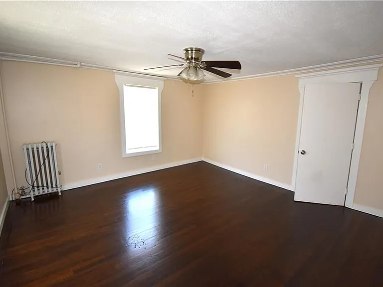 2 Nichols St — Photo 10
