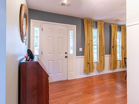 3rd image of 616 Fairview Lake Way