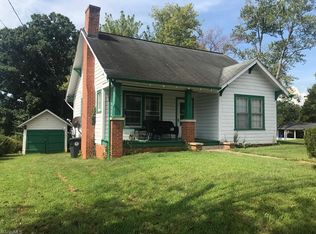 1109 Hinshaw St, North Wilkesboro, NC 28659