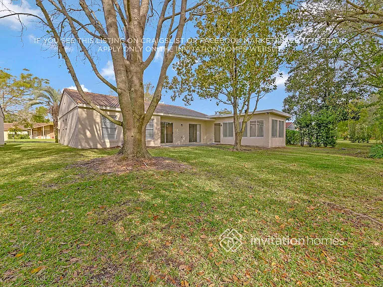 10425 Kingbrook Ln — Photo 26
