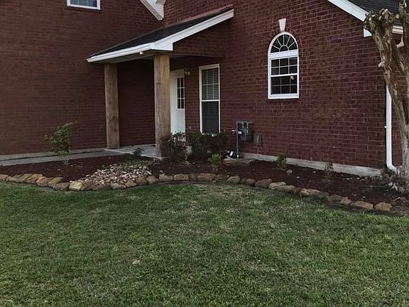 3rd image of 1347 Dogwood St