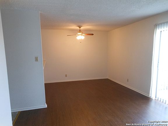5th image of 159 Sprucewood Ln