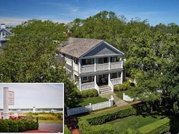 131 N Water St #51, Edgartown, MA 02539