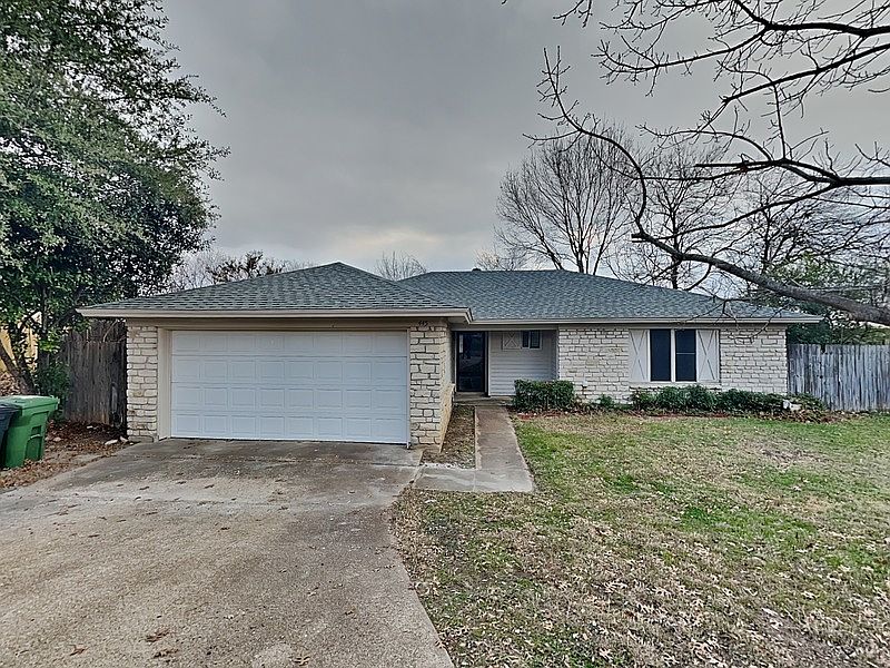 1st image of 445 Hillside Dr