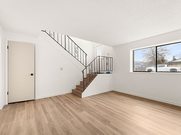 5th image of 1641 E Crown Ave Unit A