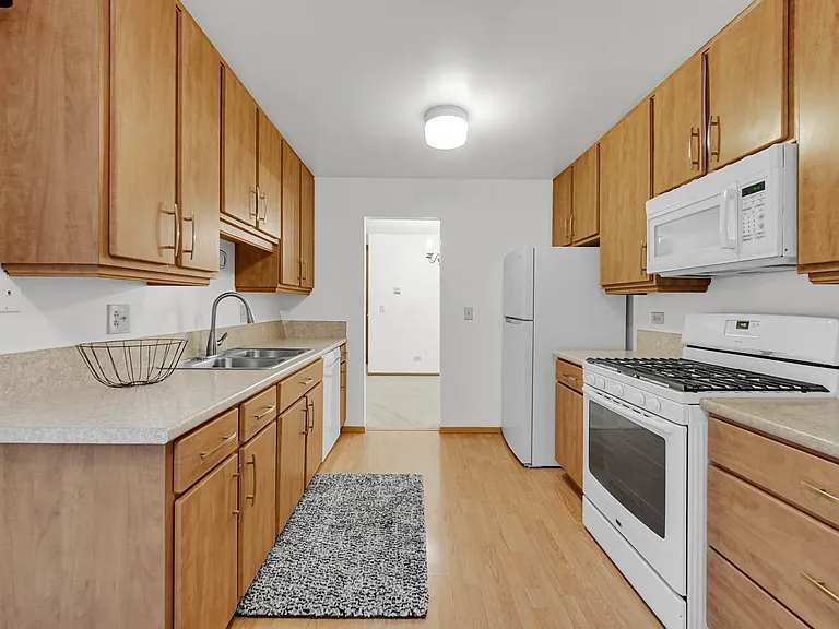 7000 Newport Dr #204 — Photo 13
