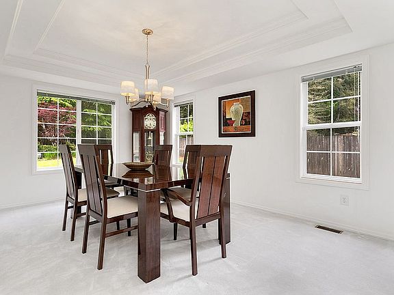 4th image of 20606 SE 135th St