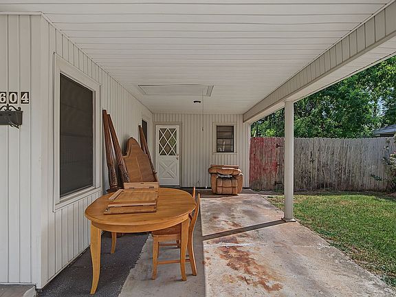 5th image of 2604 Rosedale Pl