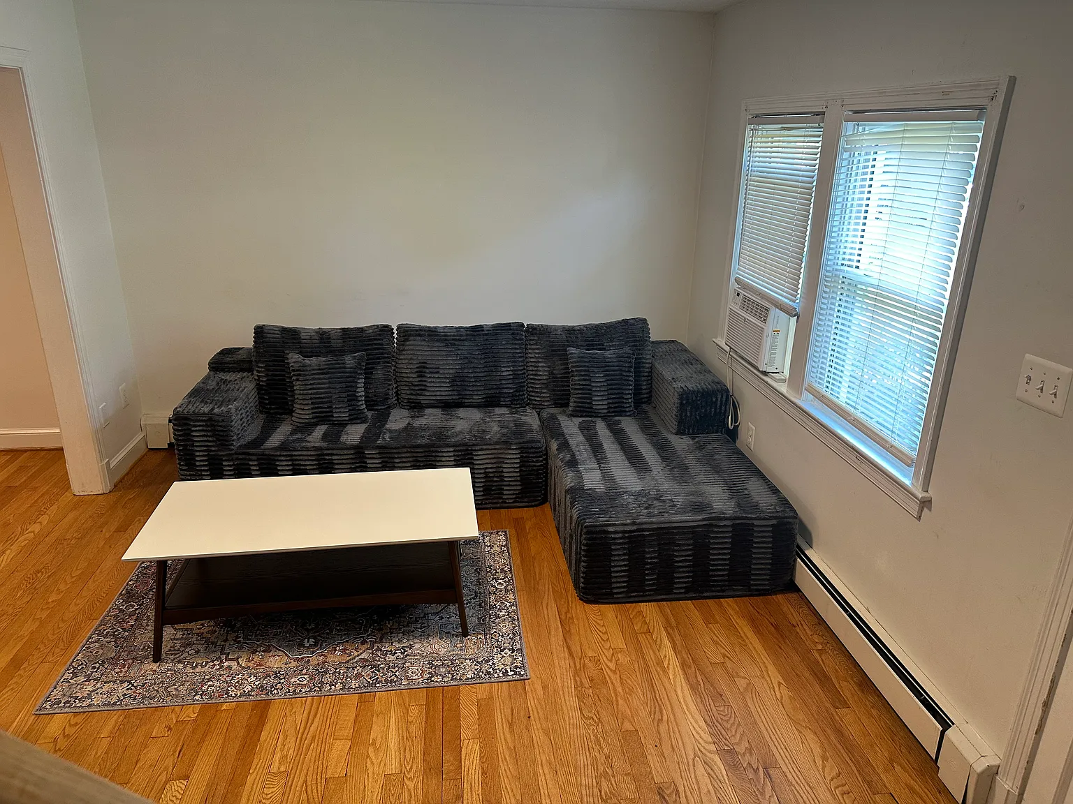 3 bed, 1104 sqft, $5,000 — Photo 3