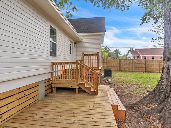 4th image of 414 Military Rd