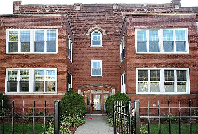 1st image of 2619 W Leland Ave APT 3