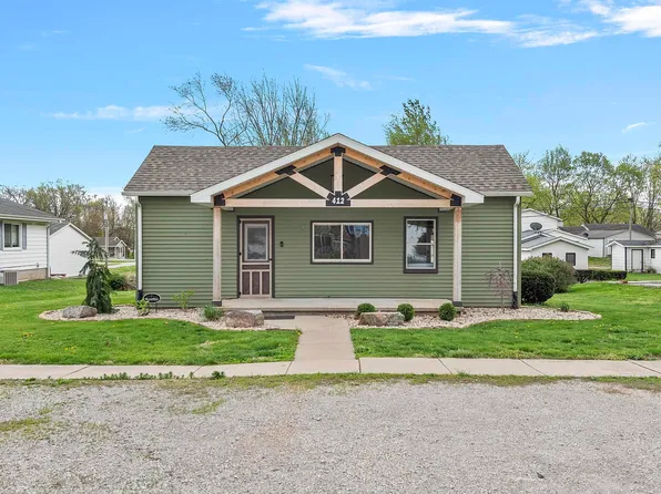 412 E 3rd St, Pleasant Plains, IL 62677