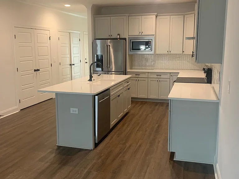 509 Cloverdale Dr — Photo 5
