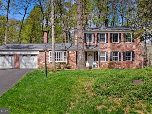 2422 Bramblebush Ct, Reston, VA 20191