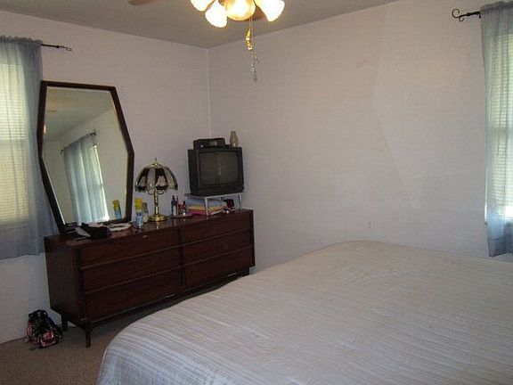 3rd image of 3804 Bowie Ave