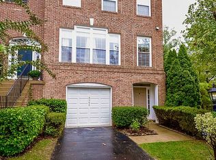 4755 Bideford Sq, Fairfax, VA 22030
