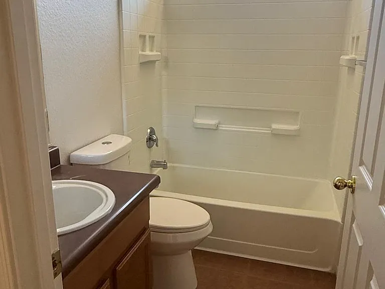 2428 E Calle Lena Verde — Photo 11