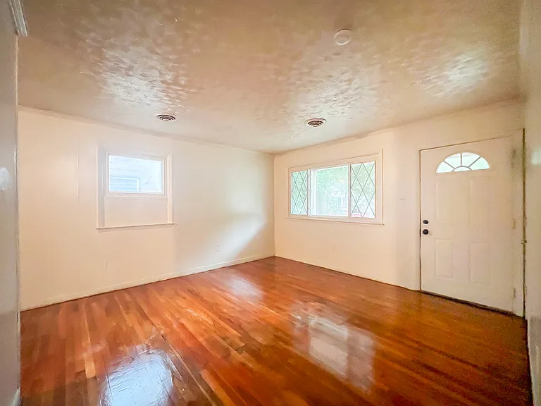 2303 Maclin Cir — Photo 6