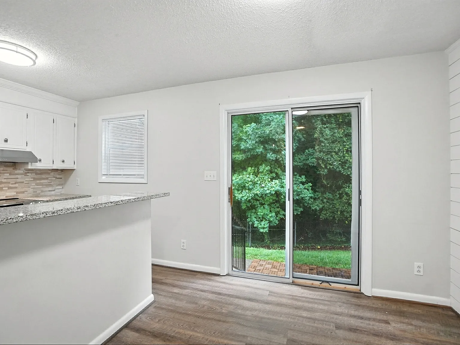 1101 Surry Lane - 1 — Photo 4