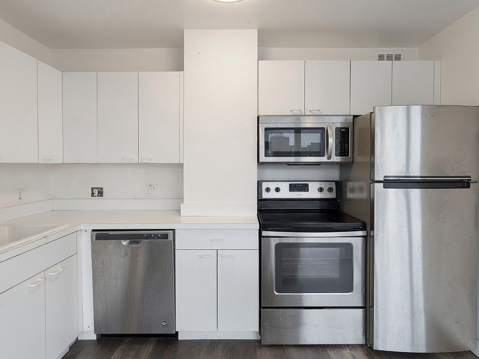 1st image of 2402 N Lakeview Ave #614-615