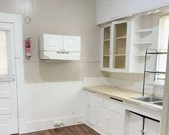 215 W Magnolia St — Photo 13