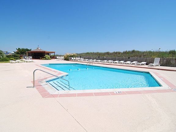 Oceanfront Community Pool