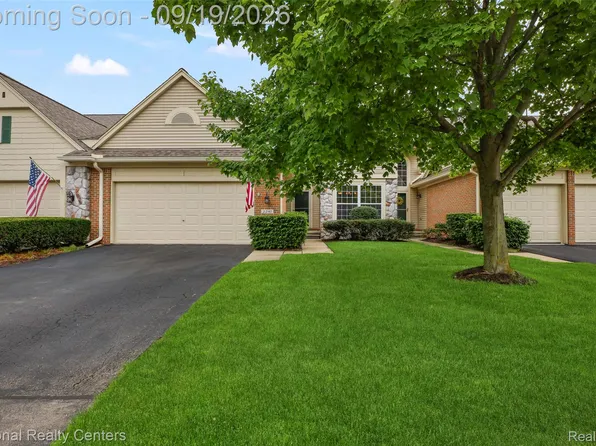 2241 Hogan Way #117, Canton, MI 48188