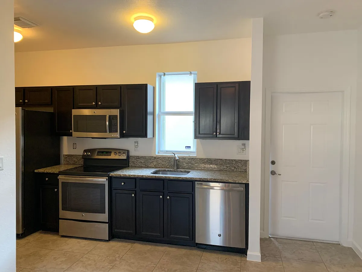 Building Photo - SW 171st Pl