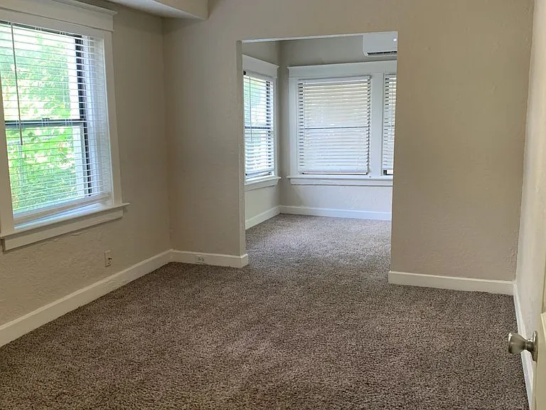 4111-4113 Walnut St — Photo 12