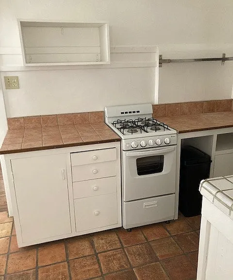 917 N Hoff Ave — Photo 9
