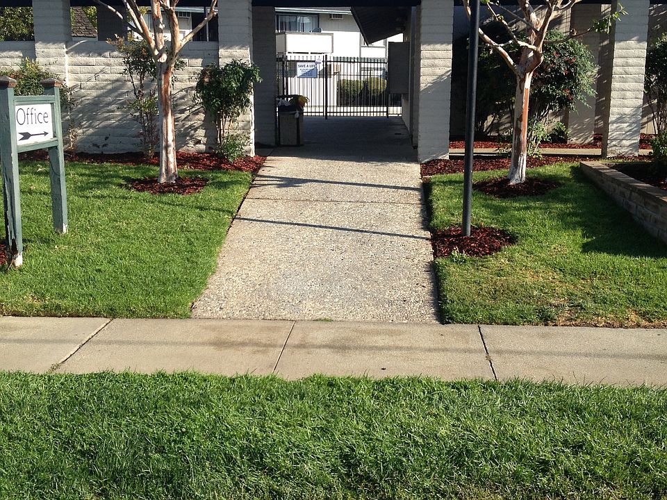 2nd image of 1600 Aster Dr APT 1
