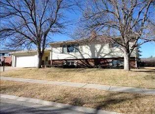 627 Crestview Dr, Rapid City, SD 57702