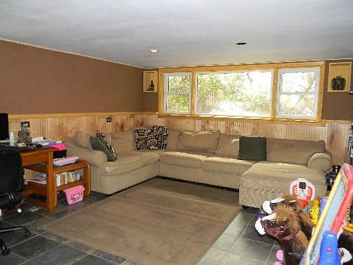4th image of 2697 Joseph Ave