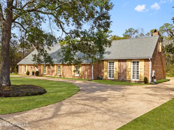 50 Poplar Cir, Gulfport, MS 39507