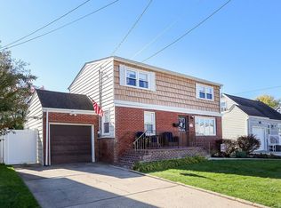 254 N Nassau Ave, Massapequa, NY 11758