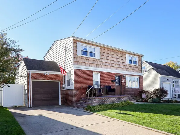 254 N Nassau Avenue, North Massapequa, NY 11758