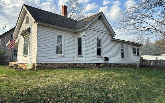 4th image of 56 Willow St