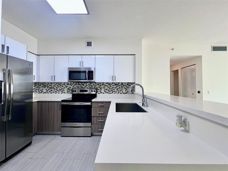 1st image of 2931 NE 2nd Ct #105