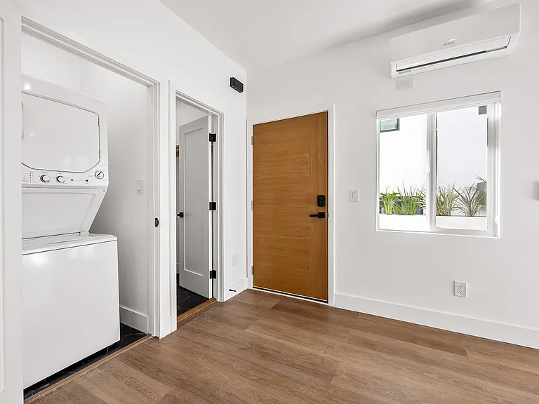 212 W 64th St #C — Photo 27
