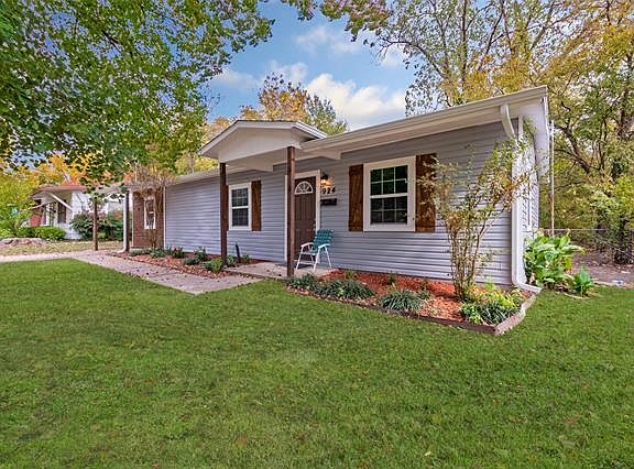 4th image of 924 Grande Dr