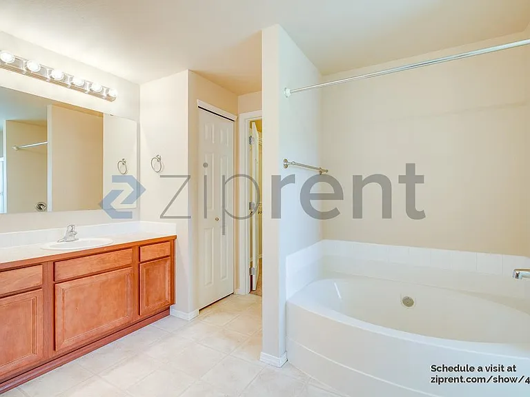 2344 Pleasanton Ct SE — Photo 19
